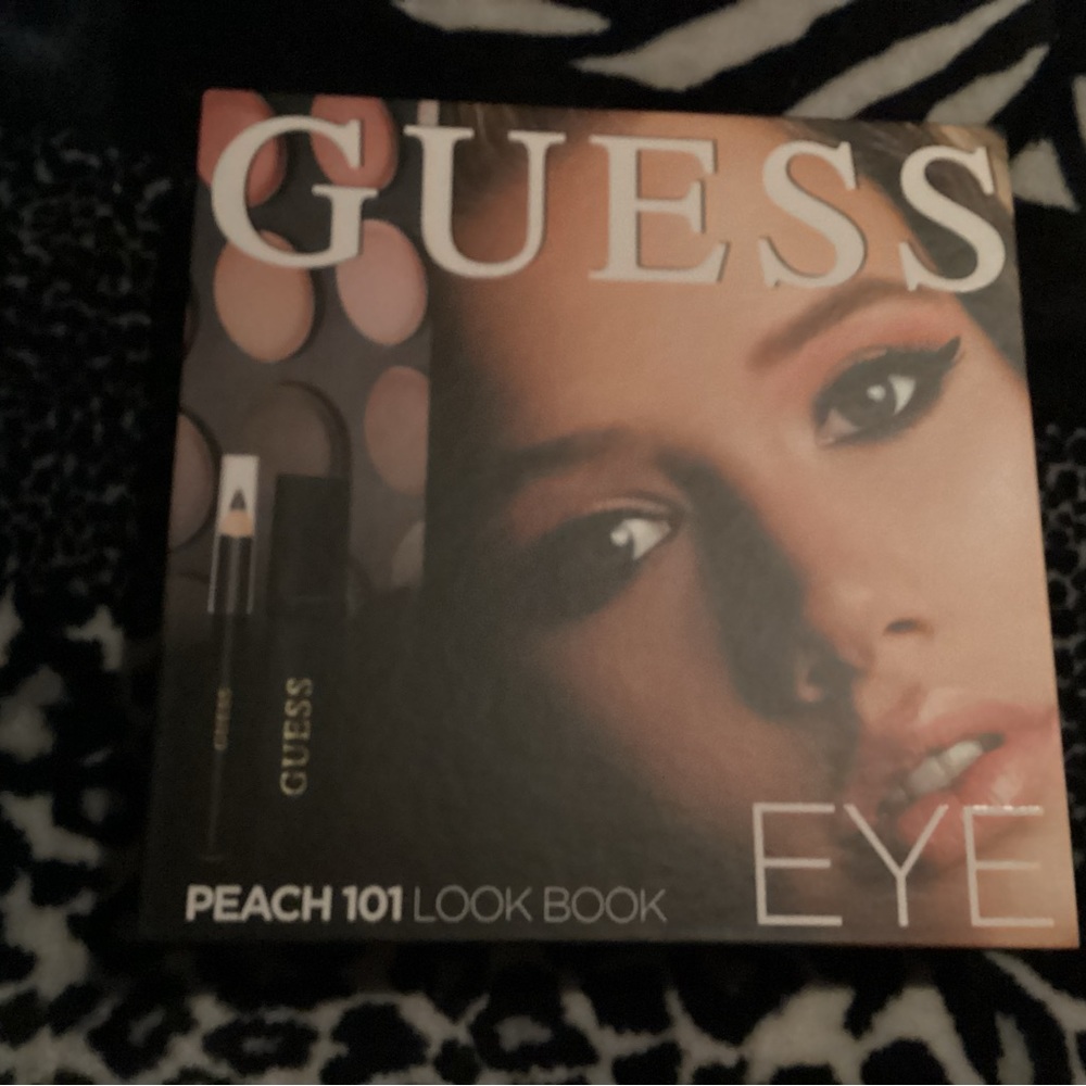Peach 101 look book new in box